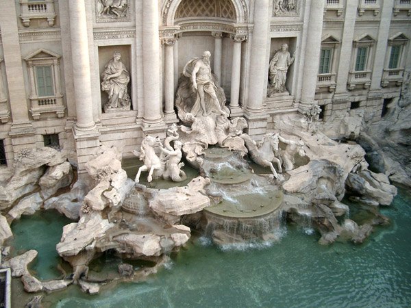 Trevi-Fountain-Rome-Italy.jpg